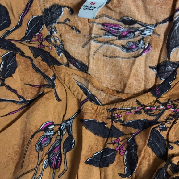 Cute blouse - Picture 3 of 7